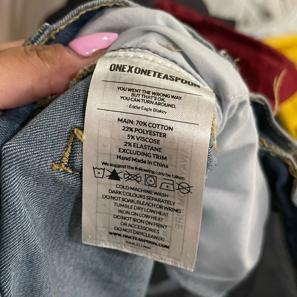 One Teaspoon | High Waisted Button Fly Shorts Size: 26 - Picture 5 of 5